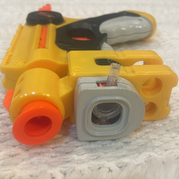 Nerf N Strike nite finder light beam targeting yellow - Picture 3 of 7